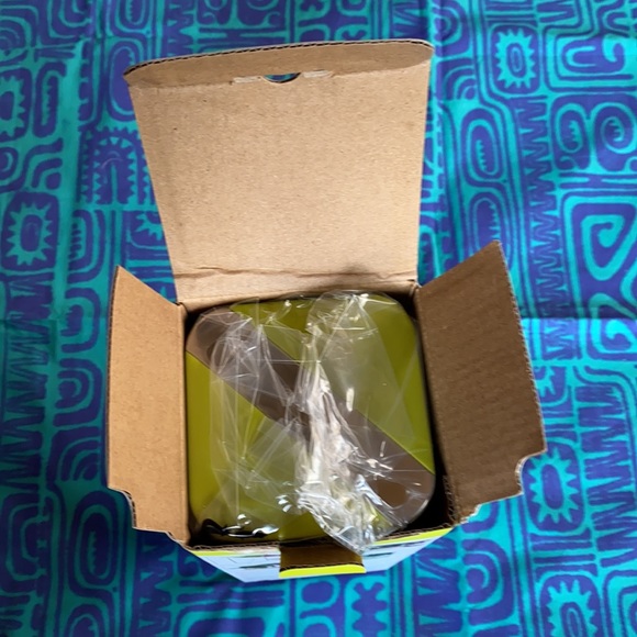 Chef’n Herbfresh Keeps Herbs Fresh Longer - Picture 8 of 11